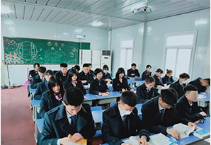 初中生上石家莊同創鐵路學校能上大專嗎