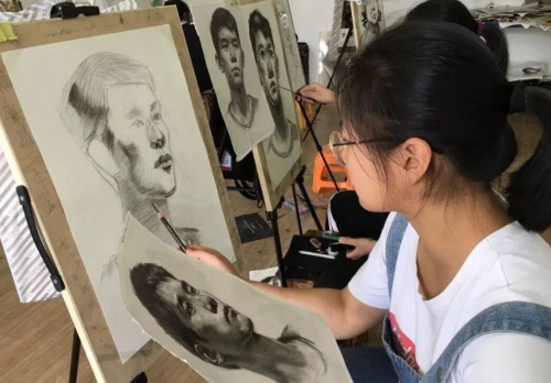 美術生多少分可以上高中