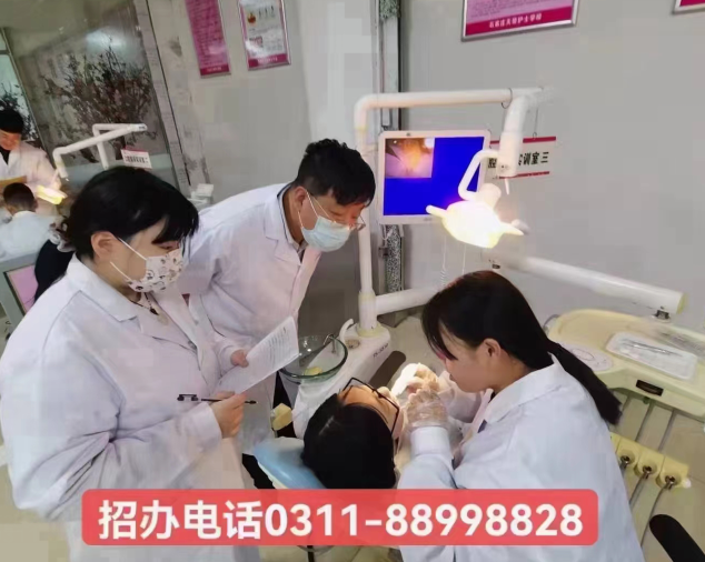 中專學(xué)的護(hù)理專業(yè)大專可以換口腔醫(yī)學(xué)嗎?