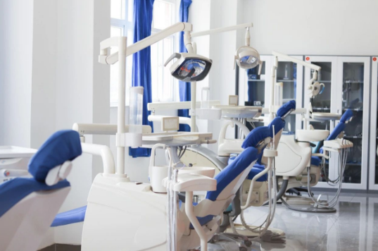 初中畢業(yè)想學(xué)口腔醫(yī)學(xué)專業(yè)怎么辦