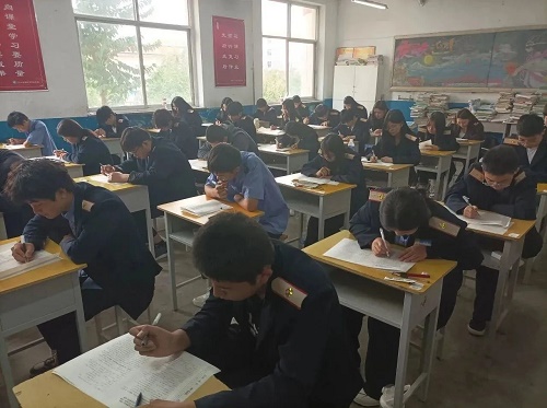 石家莊新鐵職業高中怎么樣？管得嚴嗎？