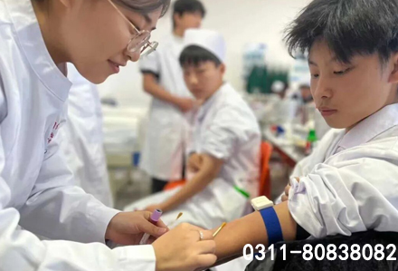 初中畢業學醫，4大熱門專業必選，河北同仁醫專緊跟行業風口！